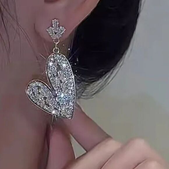 NEW HEART RHINESTONE BAGET STYLE DANGLE STUD VALENTINE'S DAY EARRINGS - Picture 3 of 9